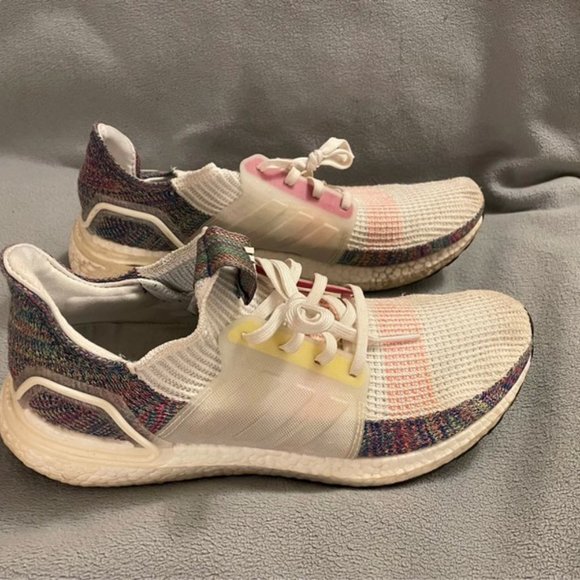 Men’s Size 11 Adidas Boost Sneaker main image 4